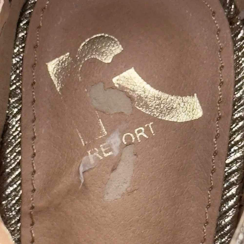 Report Deschutes Heeled Sandals Women 7W Gold Metallic Triple Strap‎ Block Heel
